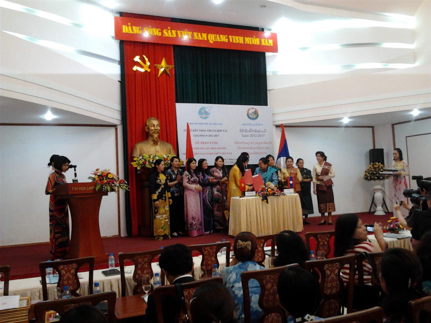 ເຊັນຂໍ້ຕົກລົງຮ່ວມມືລະຫວ່າງສະຫະພັນແມ່ຍິງຫວຽດນາມ - ລາວ